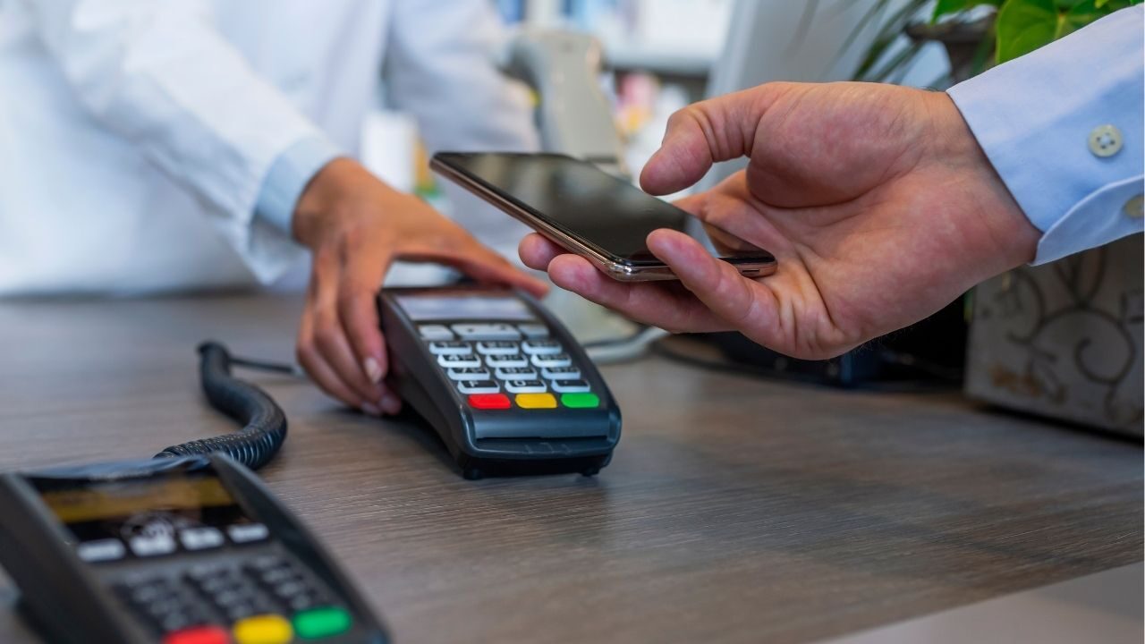 Exemplo de pagamento por aproximação NFC